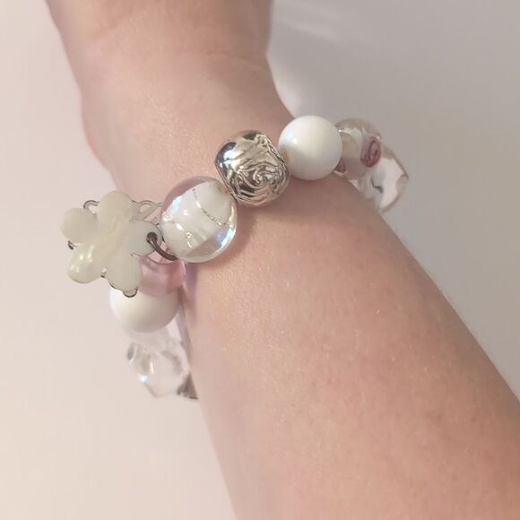 622 Pink White and Clear Glass Beaded Charm Bracelet with Mother of Pearl Flower - Picture 2 of 4